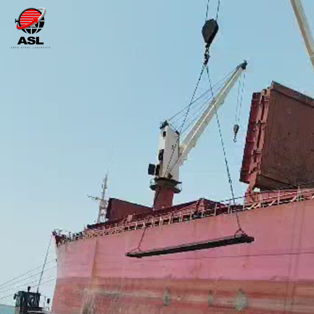 تخلیه و بارگیری مواد اولیه